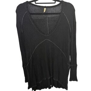 Free People Black Waffle Knit Long Sleeve V Neck Tunic Top XS Raw Hem Hi Lo